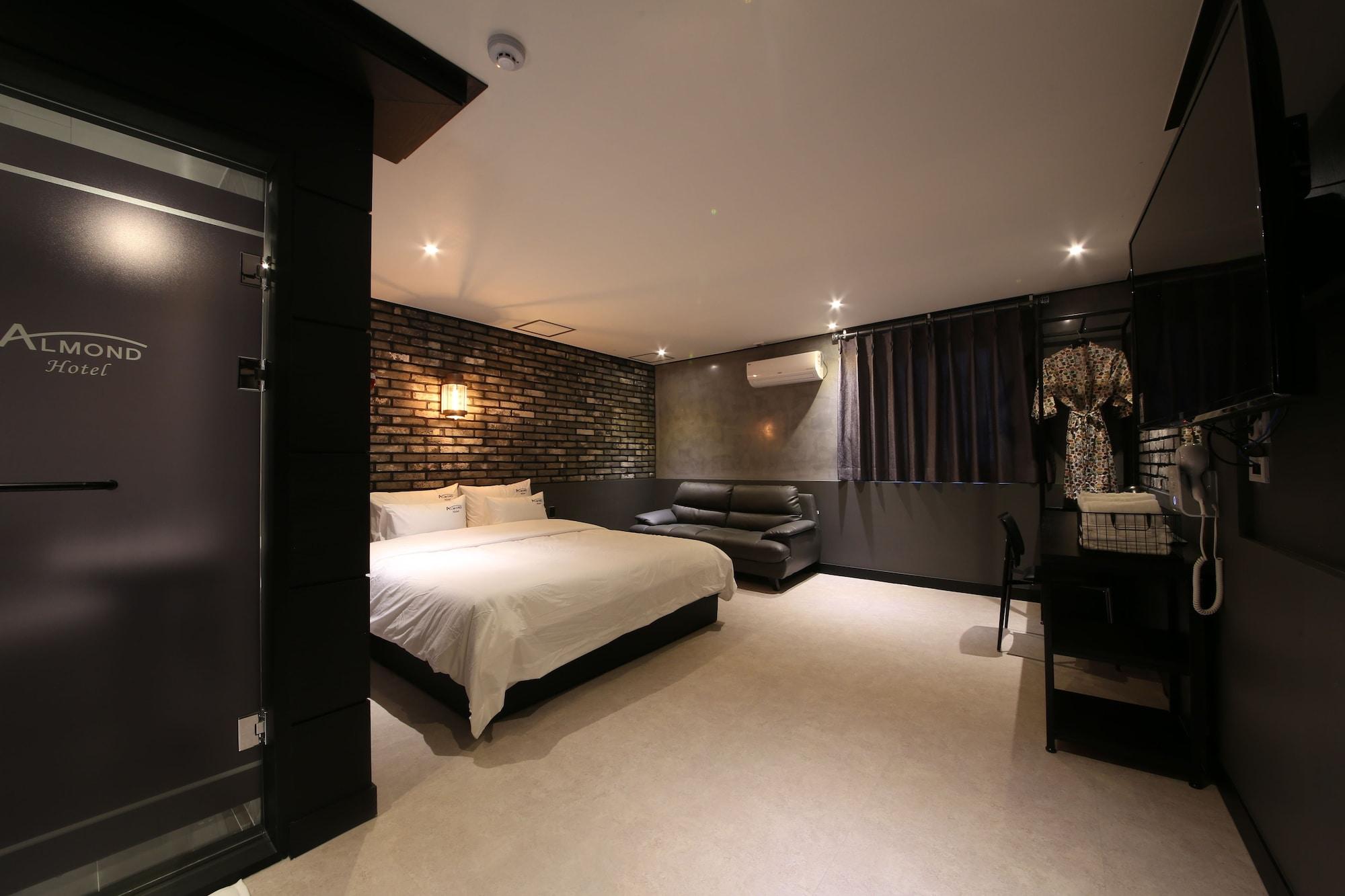 Almond Hotel Gupo Station Busan Exterior foto