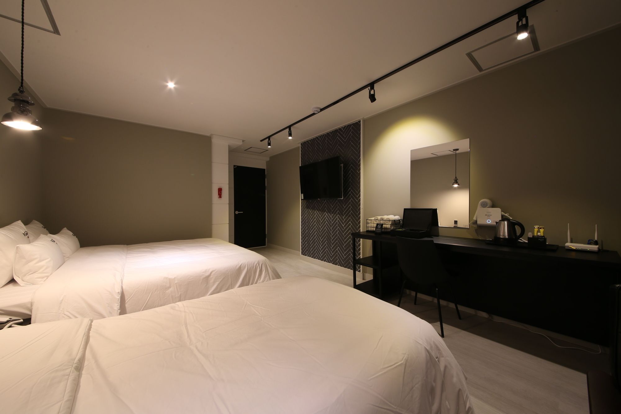 Almond Hotel Gupo Station Busan Exterior foto
