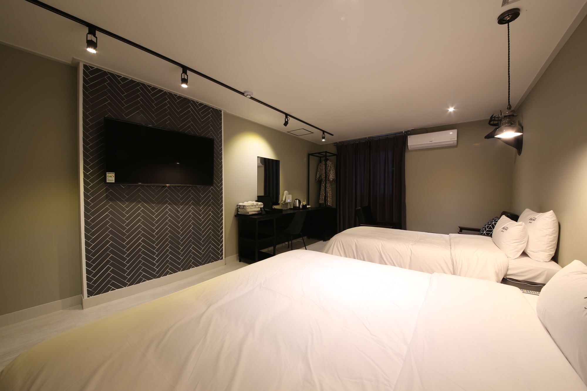 Almond Hotel Gupo Station Busan Exterior foto