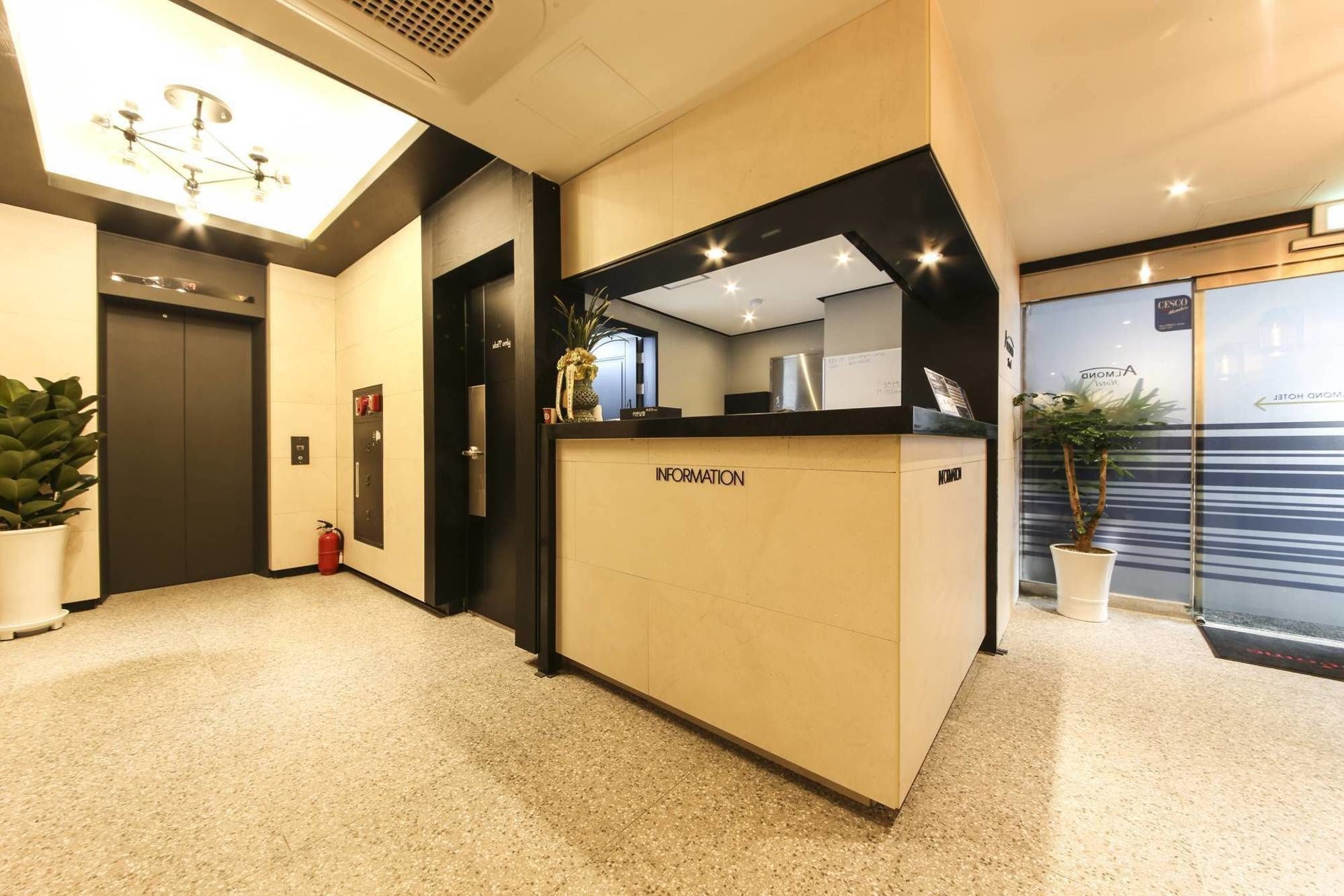 Almond Hotel Gupo Station Busan Exterior foto