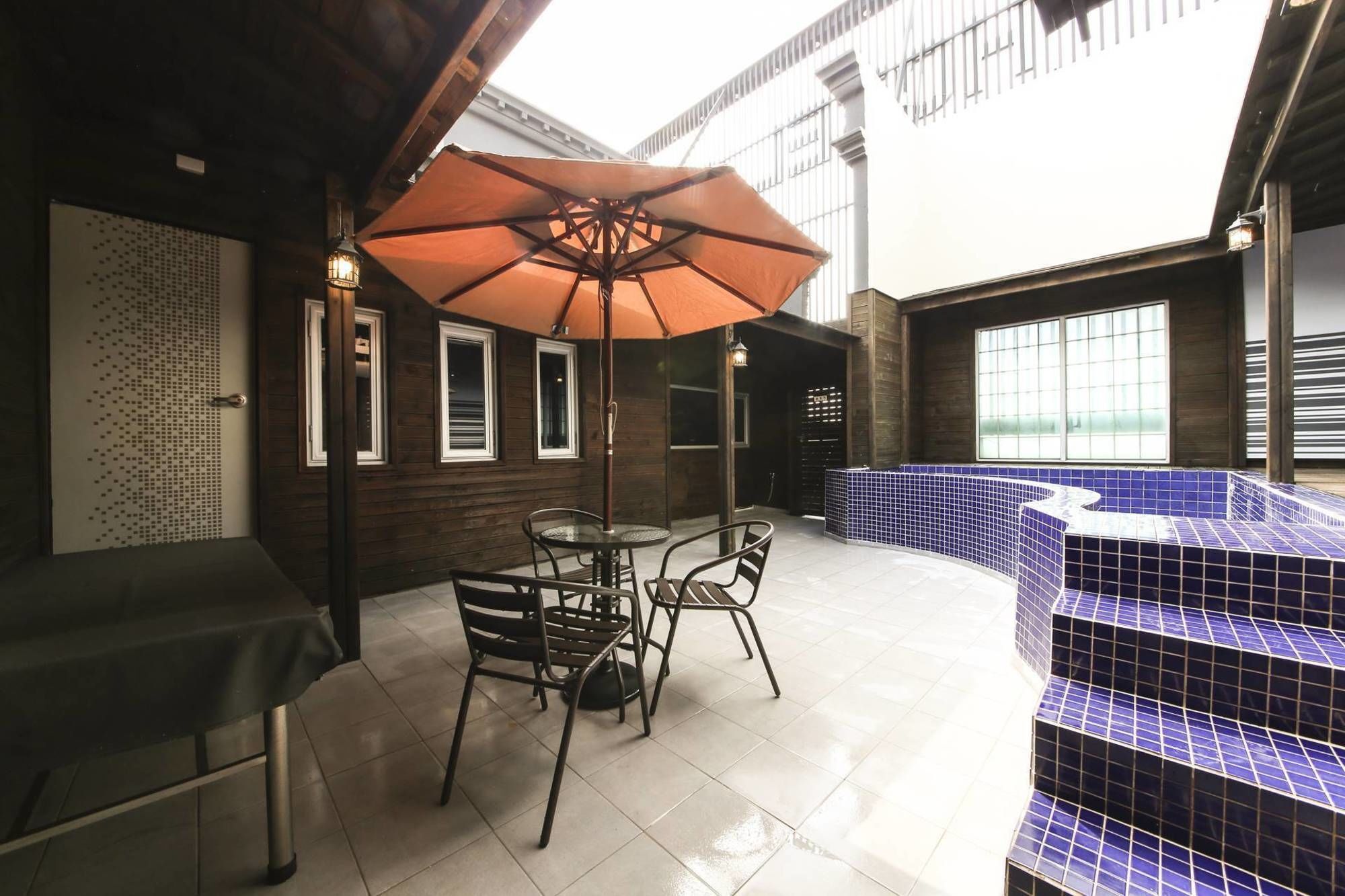 Almond Hotel Gupo Station Busan Exterior foto