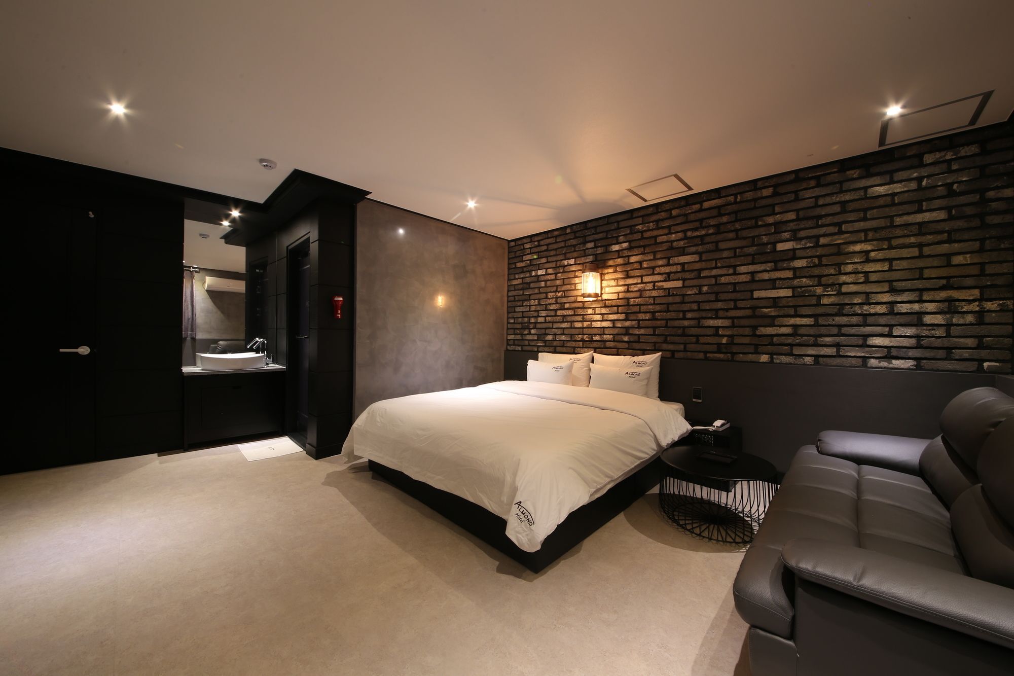 Almond Hotel Gupo Station Busan Exterior foto